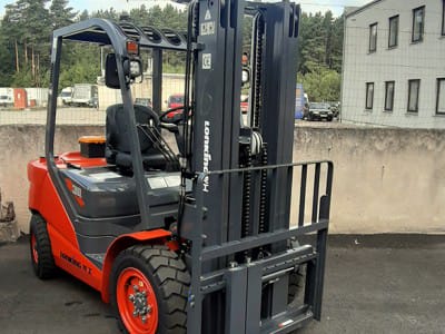 In September 2020, SIA "VVN" delivered three forklifts from the company's "Lonking" plant to the company "Talsu piensaimnieks".4